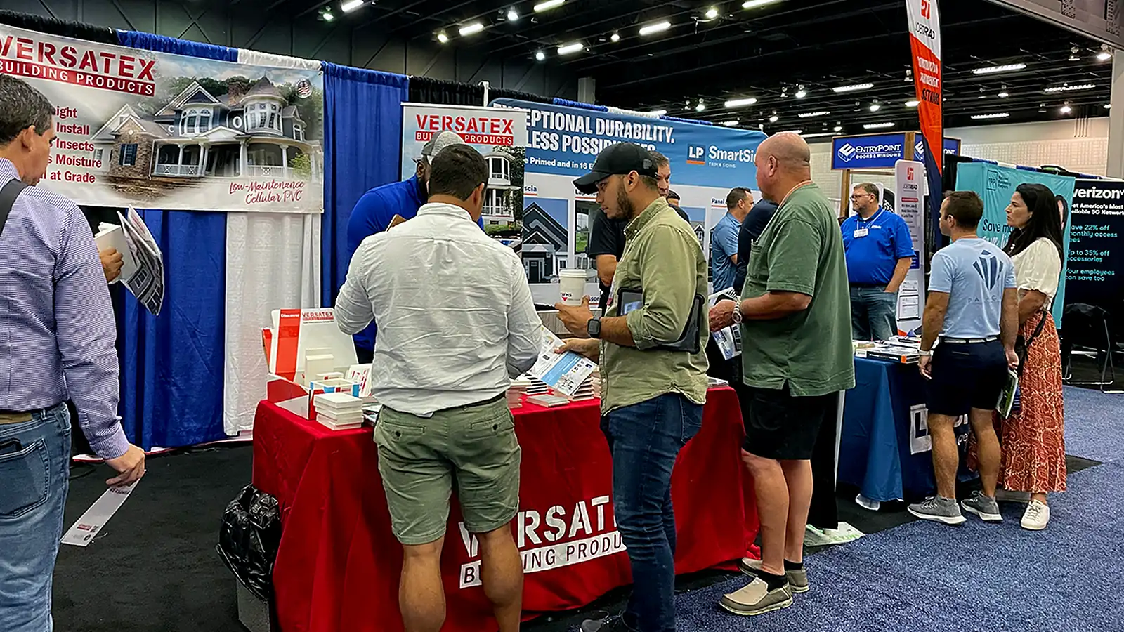 Build Expo USA trade show floor with construction exhibitors and attendees