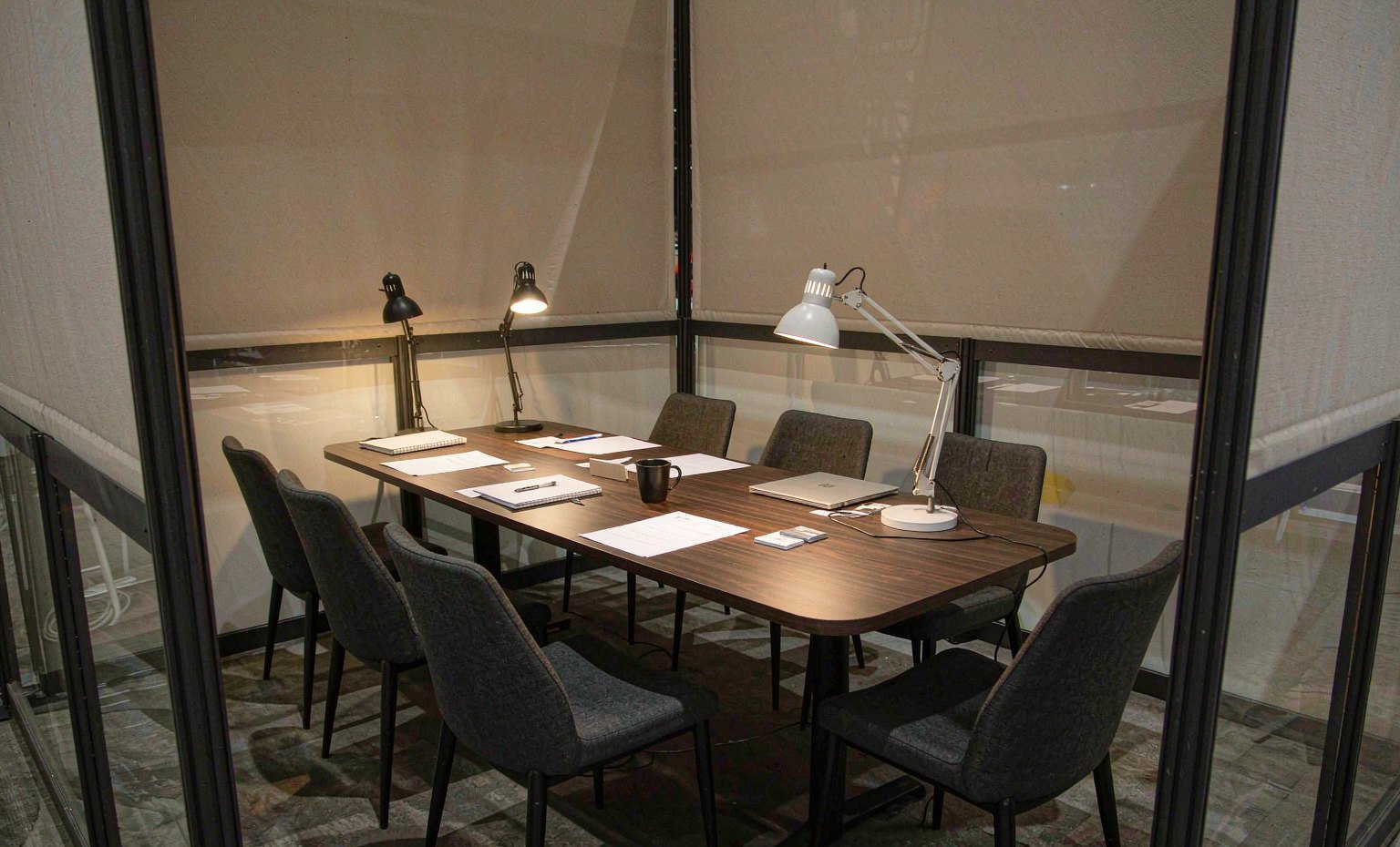 Meeting-Led - King Exhibits trade show booth