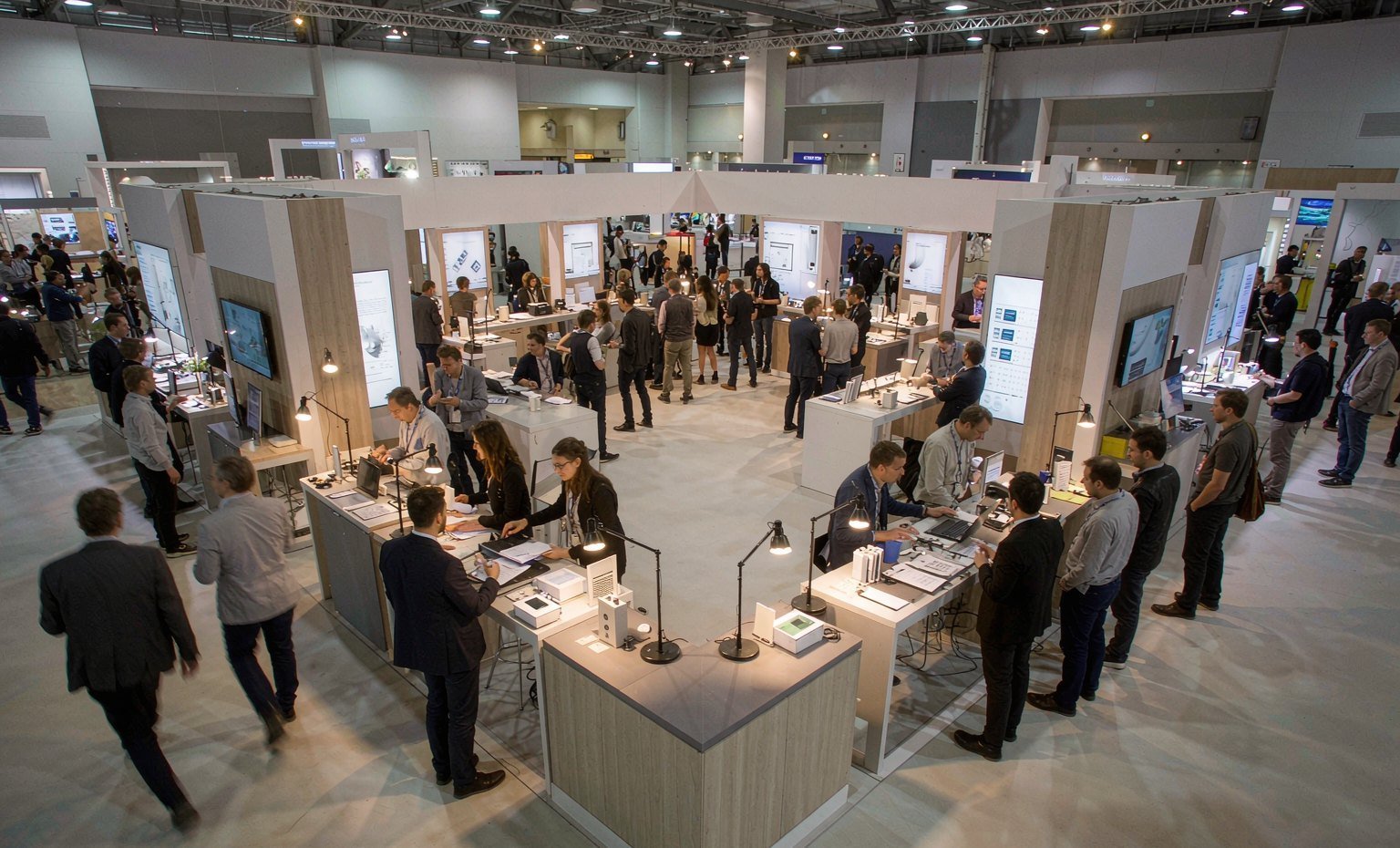 Multi-Side Island - King Exhibits trade show booth