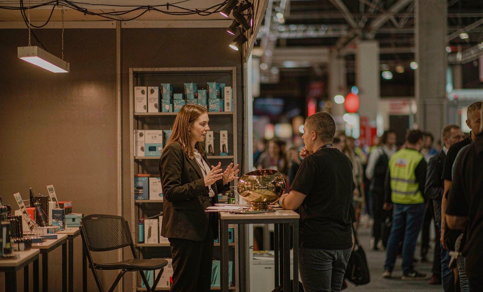 Sales Conversation - King Exhibits trade show booth