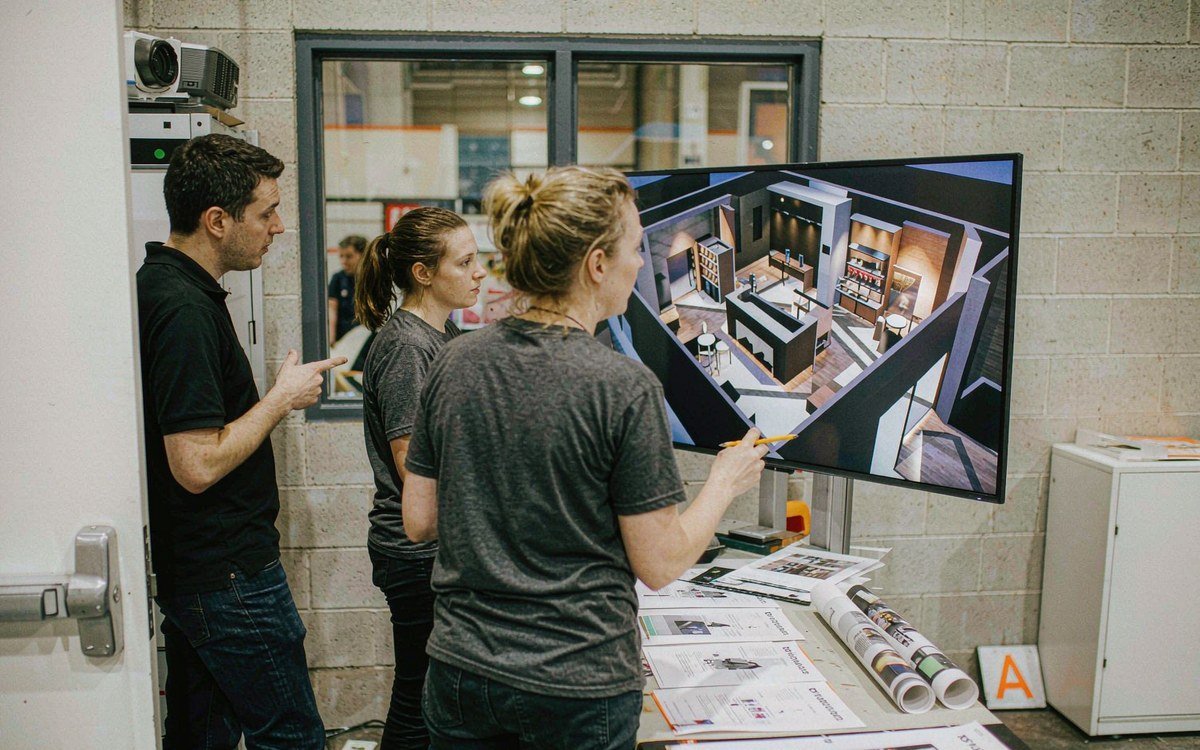 Cisco Live booth rental – exhibit design review with the project manager