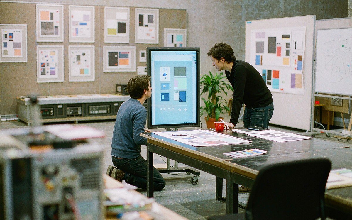 ARVO Annual Meeting booth rental – exhibit design review with the project manager