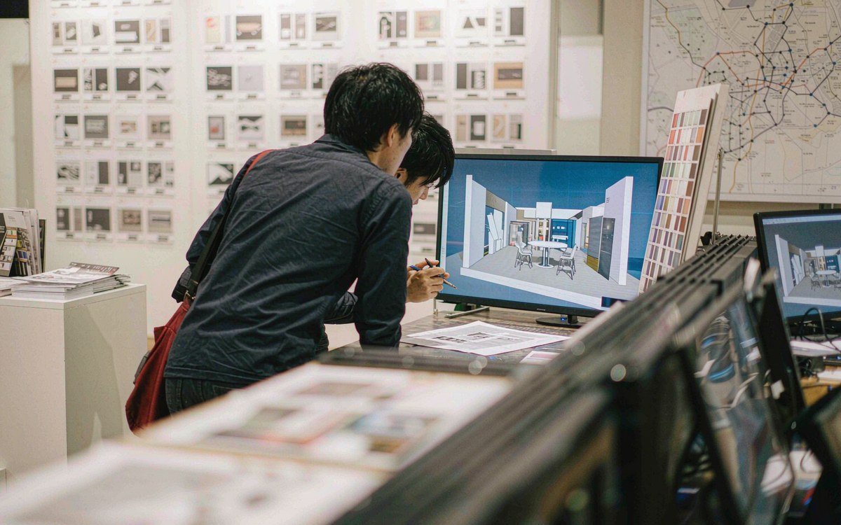 Chicago Travel & Adventure Show booth rental – exhibit design review with the project manager