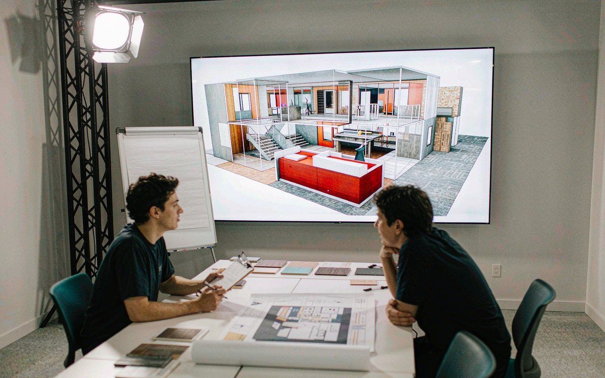 MD&M Midwest booth rental – exhibit design review with the project manager