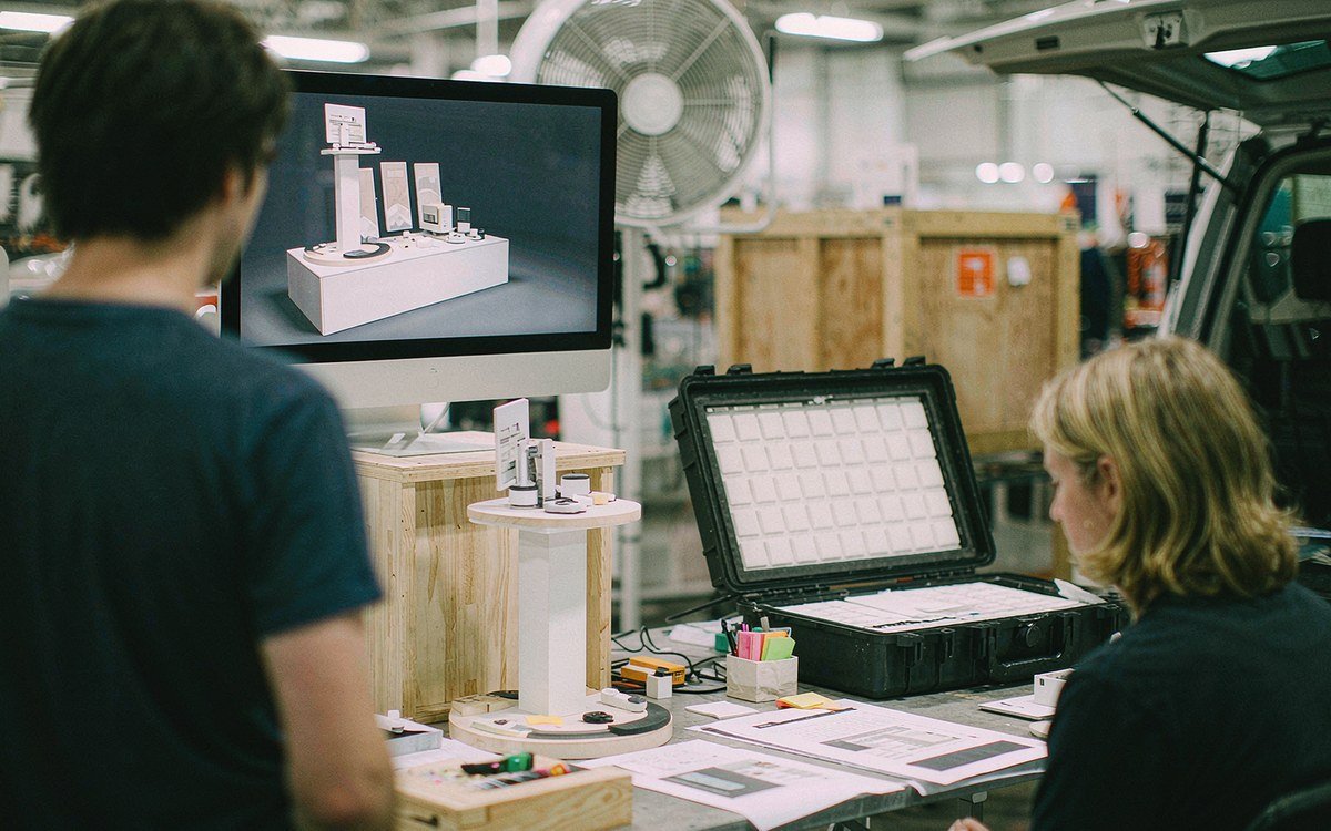MEDevice Boston booth rental – exhibit design review with the project manager