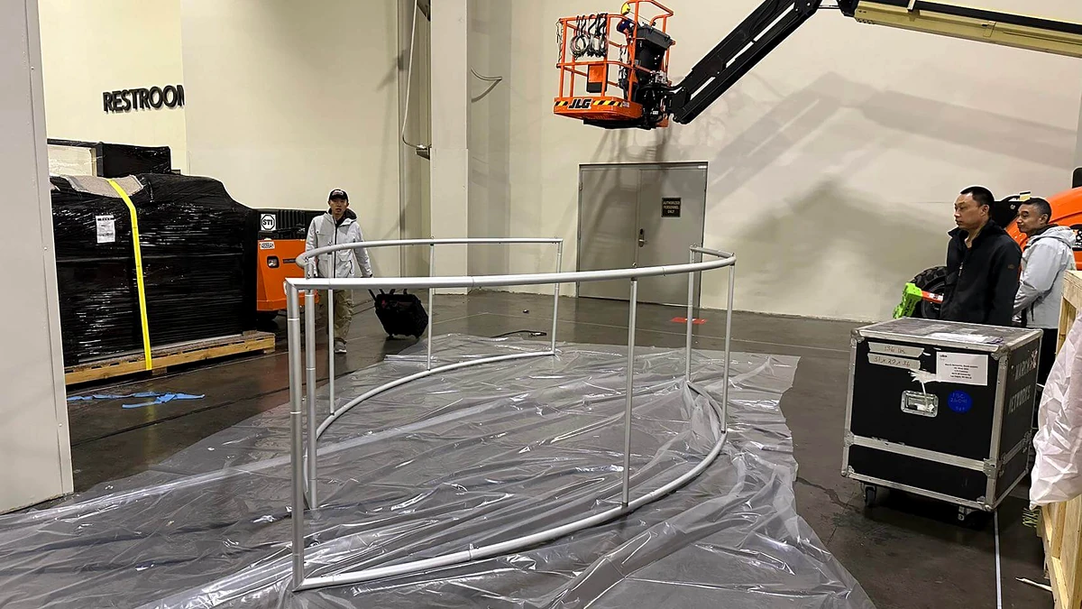 Exhibit freight and move-in activity at Anaheim Convention Center