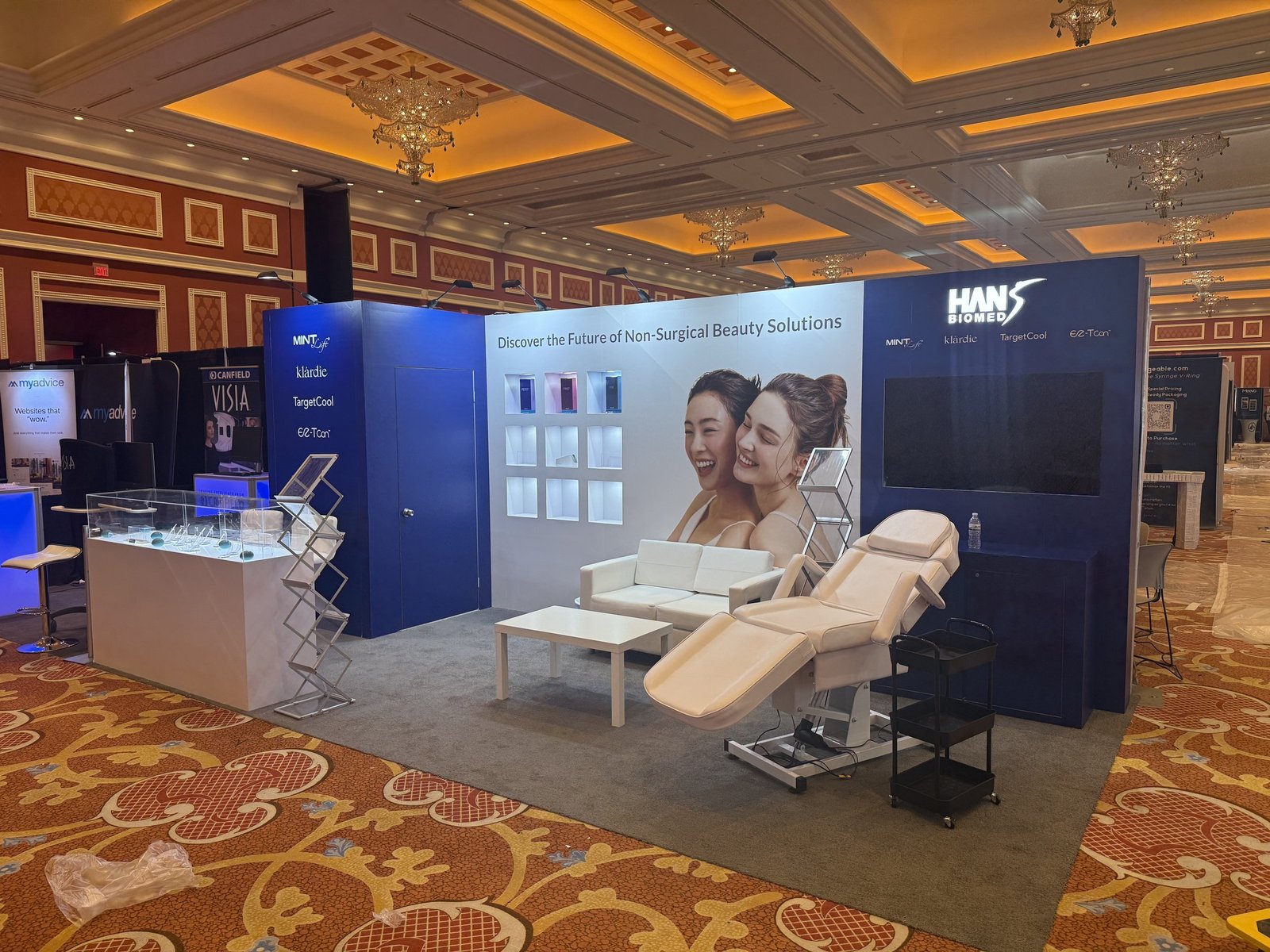Hans 10'x20 trade show booth at AmSpa 2025