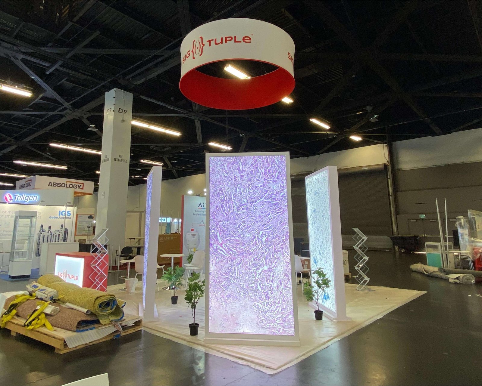 SigTuple 20'x20 trade show booth at AACC2023