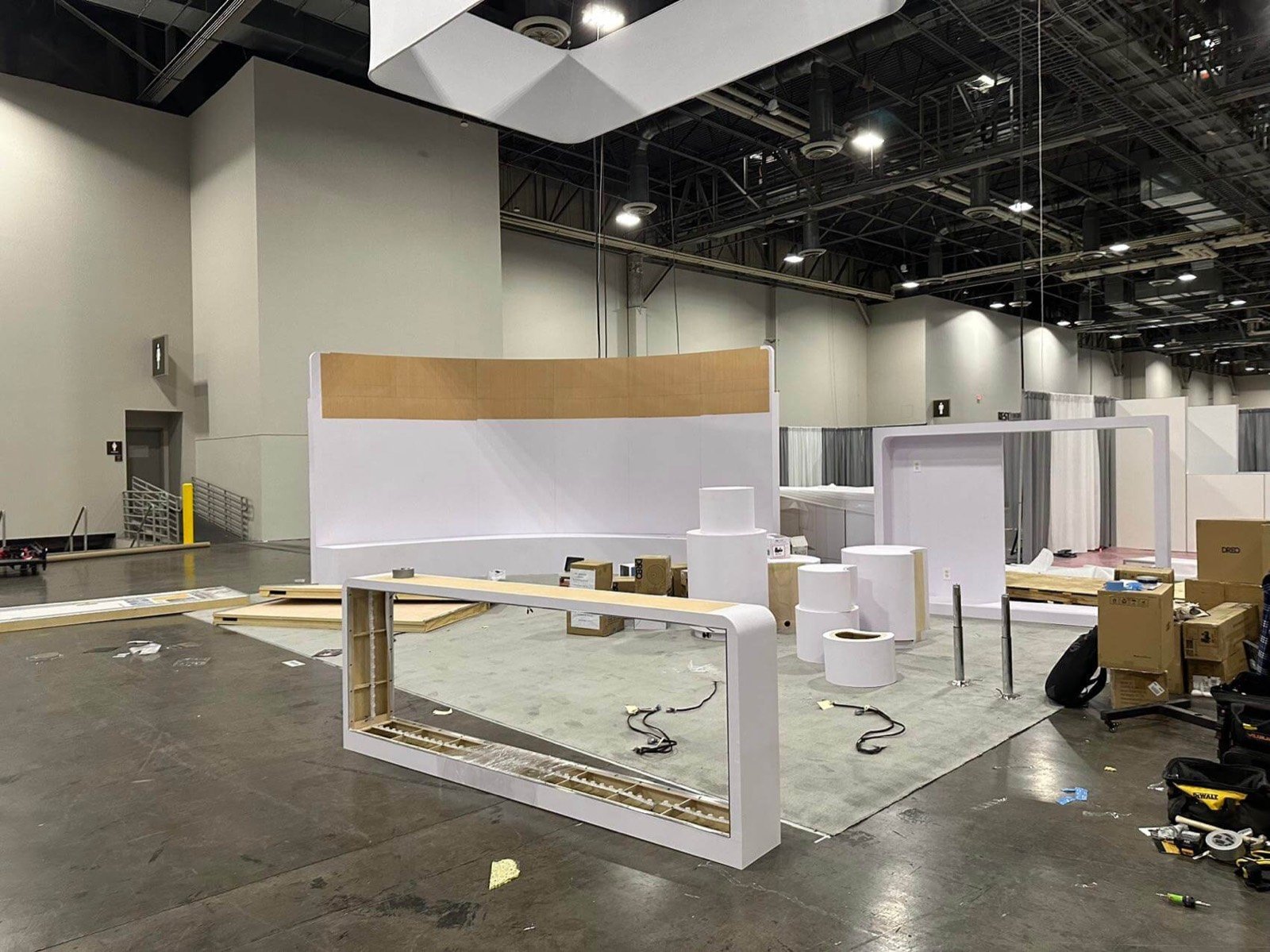 DREO 20x30 trade show booth display at CES 2024