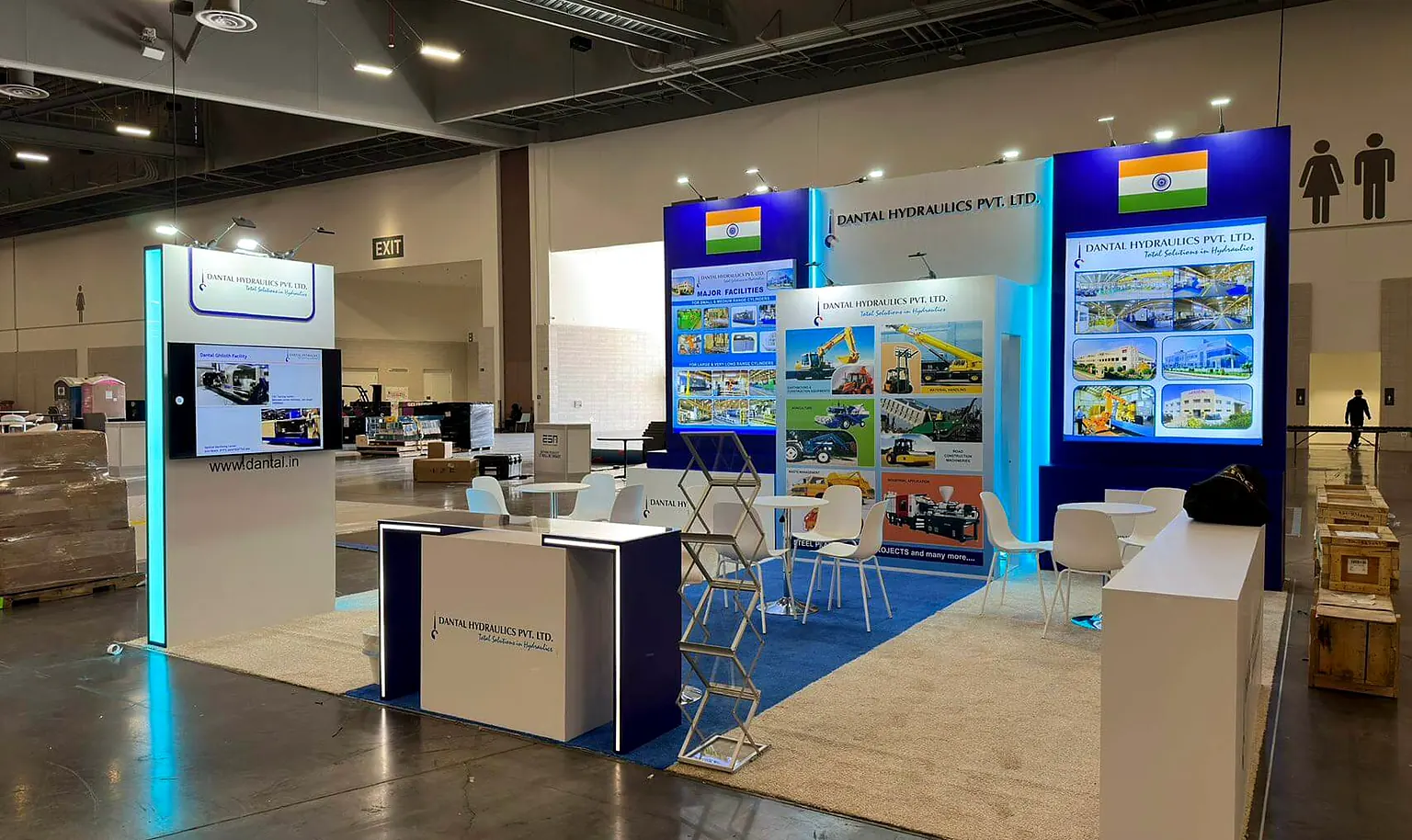 WasteExpo booth comparison displays for dealer distributor and service partner conversations