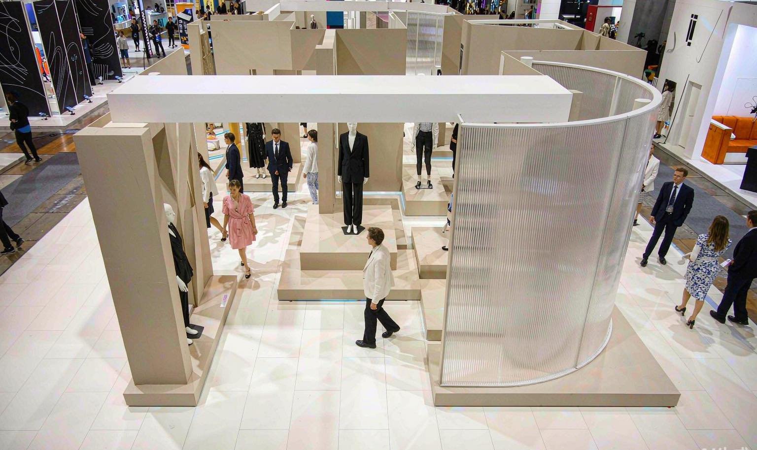 See the Line - King Exhibits trade show booth