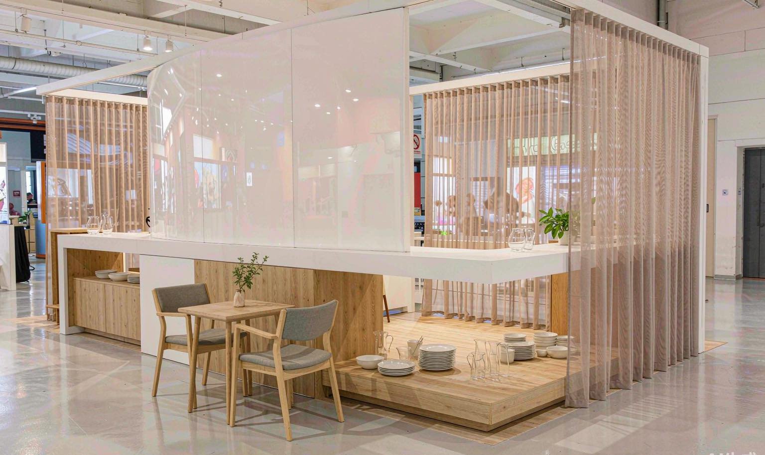The Commercial Fit - King Exhibits trade show booth