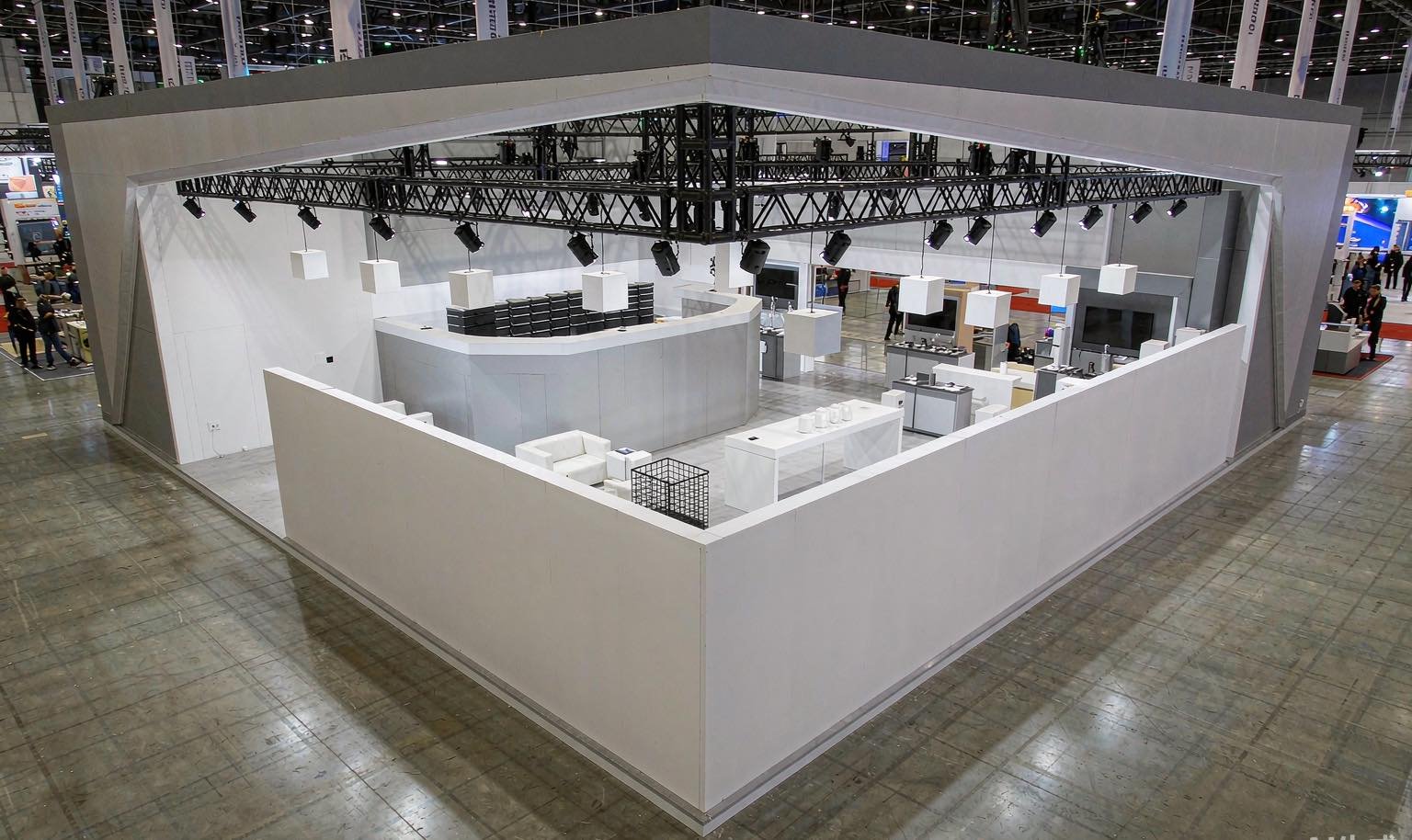 40x40 Trade Show Booth Rental - King Exhibits trade show booth