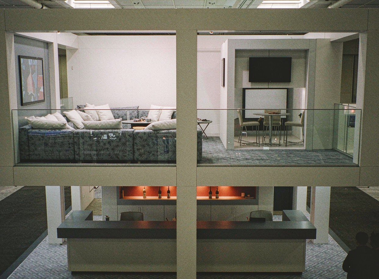 An Open Lounge or a More Screened Meeting Area? — Double Deck Exhibition booth rental
