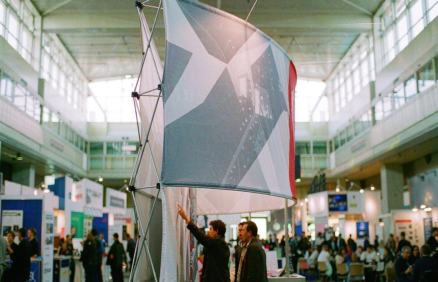 Pop-Up Frame with Hook-and-Loop Graphics — Fabric Exhibition Stands