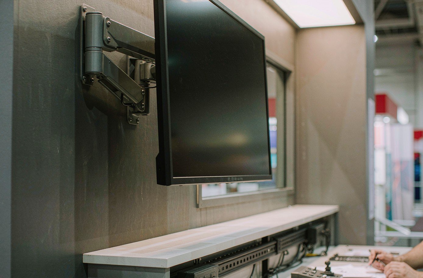 Integrated AV — Installation Dismantling