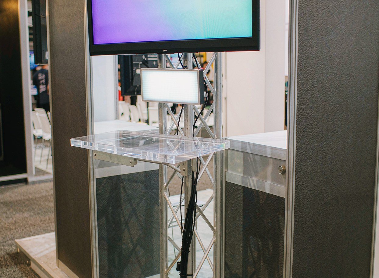A Screen Position That Suits the Demonstration — Truss Trade Show Display