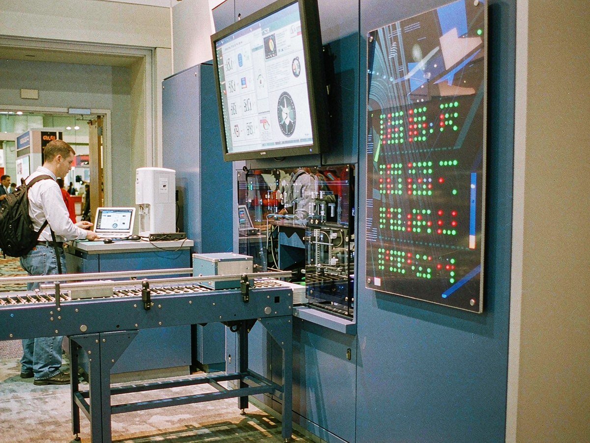 Hardware-and-Software Demonstration Booth
