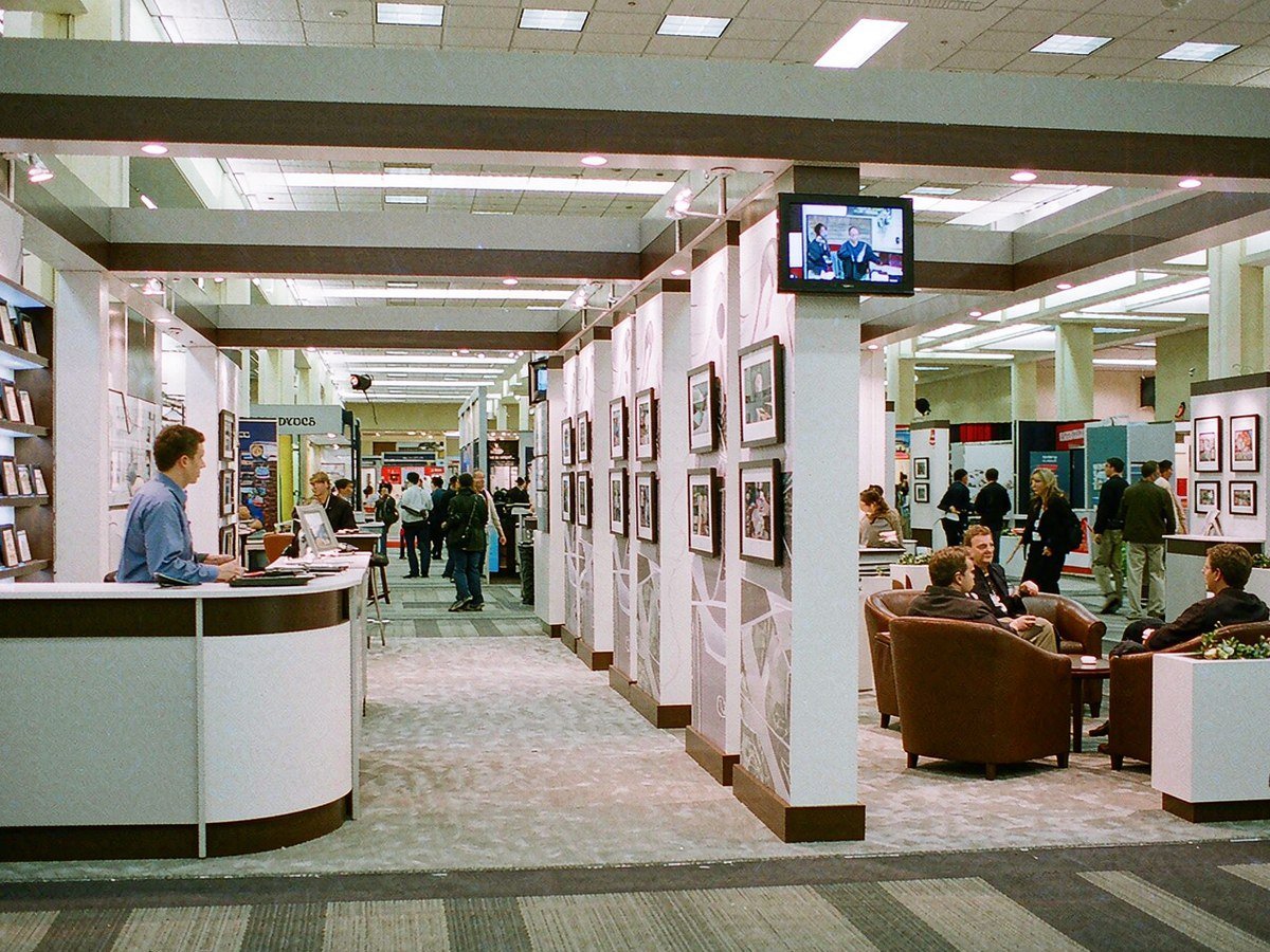 Multi-Unit Inline Exhibit