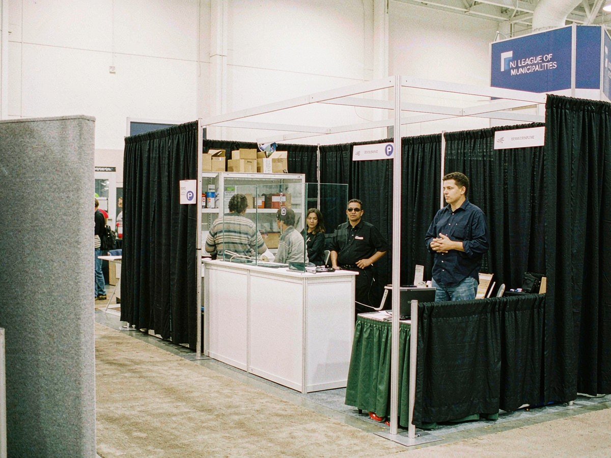20x20 or Larger Meeting-and-Demo Environment