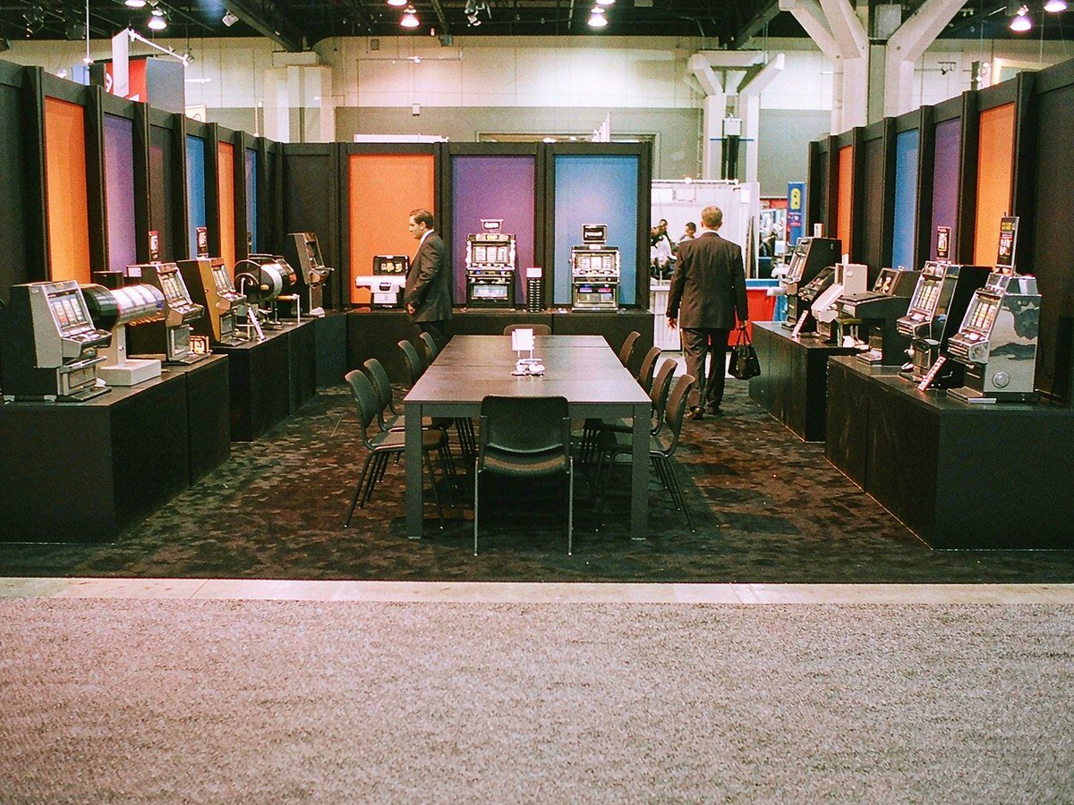 20 × 30 Booth: Several Products with Space to Compare