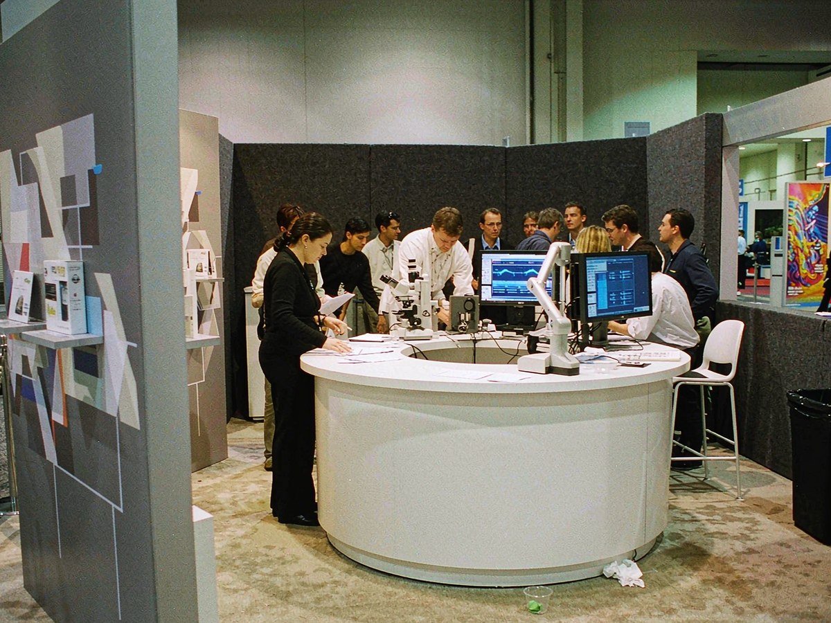 Central Demonstration Table