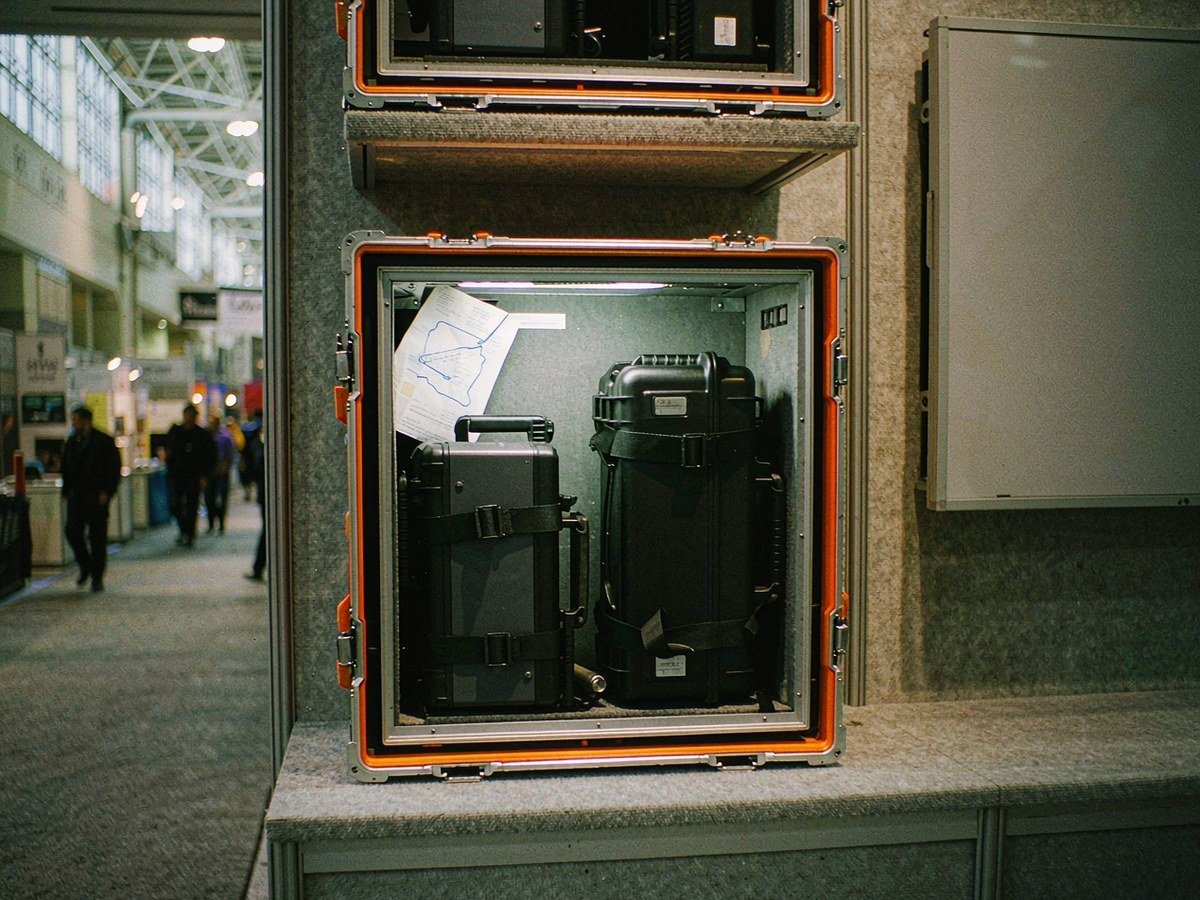 10 × 10 ft — Compact Device Display