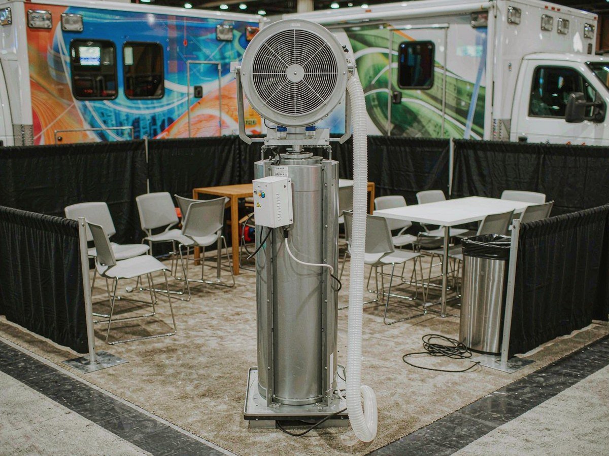 20 × 20 ft — Demonstration with Viewing Space