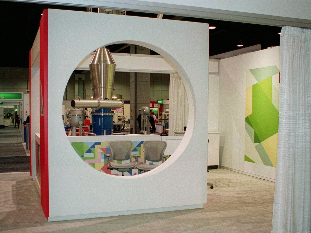 20 × 20 ft Instrument Exhibit