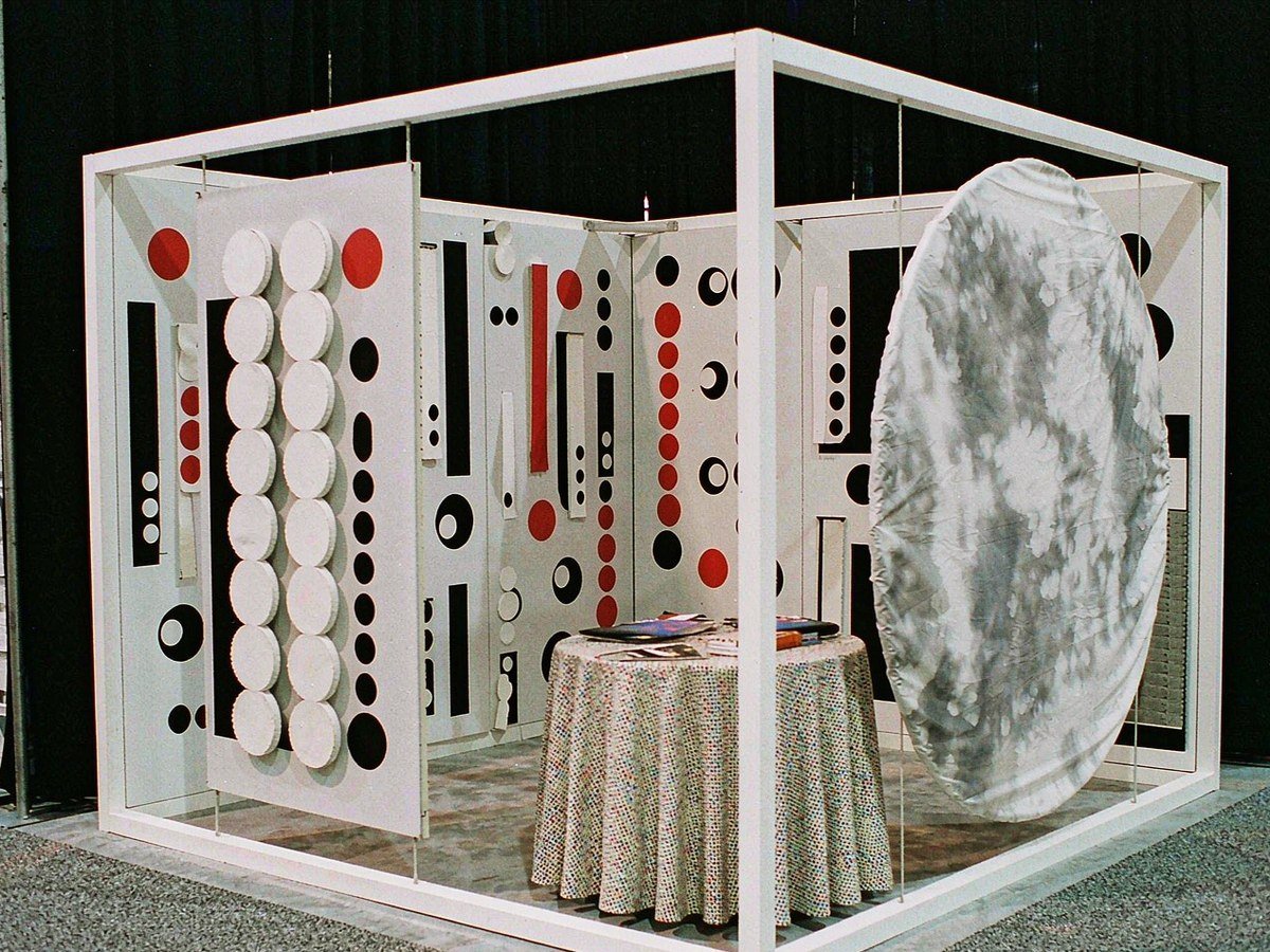 10 × 10 ft — Focused Collection