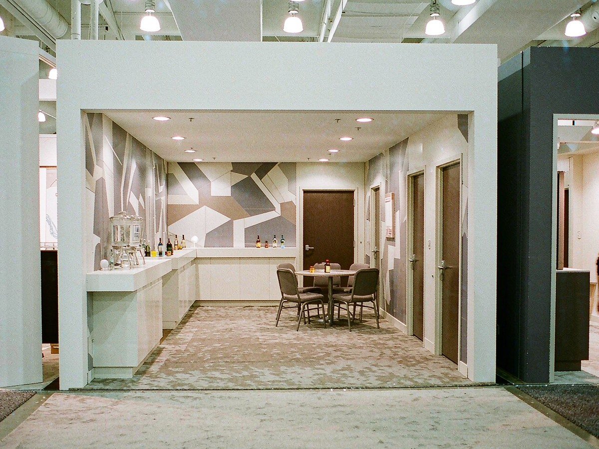 20 × 20 ft — Collection Showroom