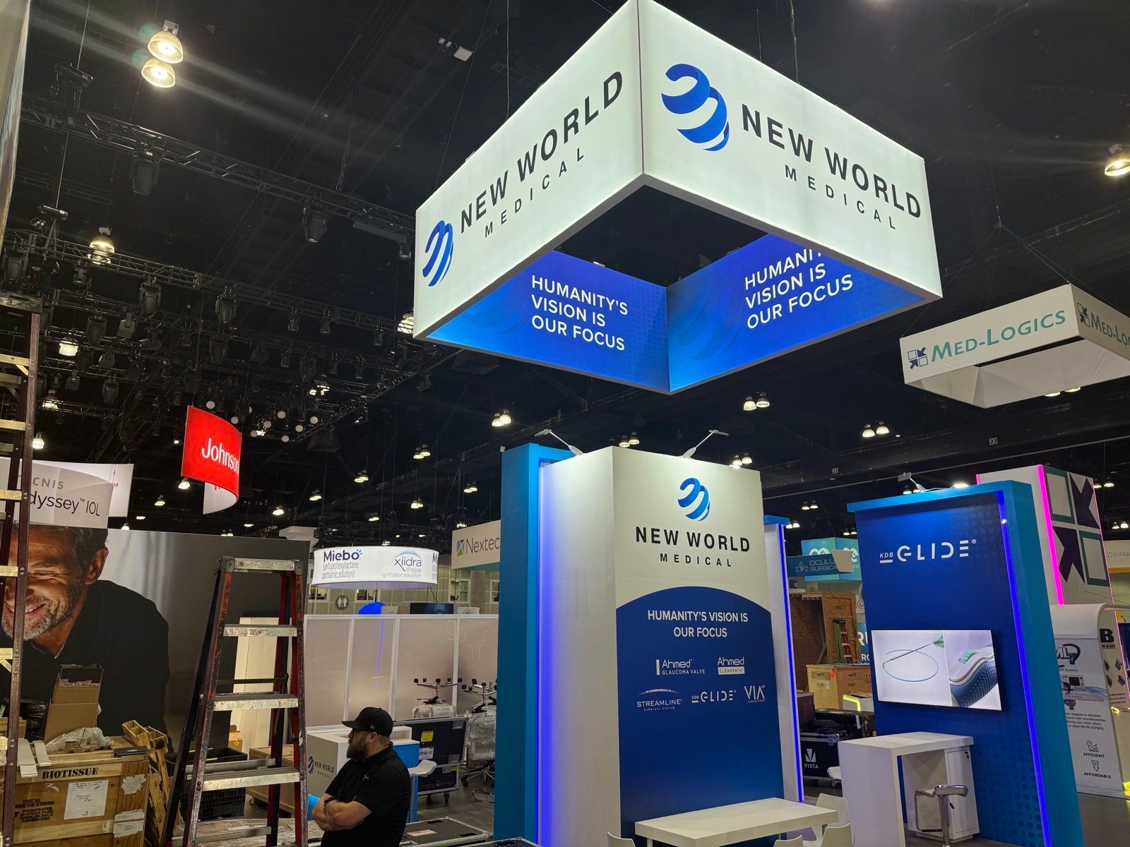 New World Medical 20x20 trade show booth display at ASCRS 2025