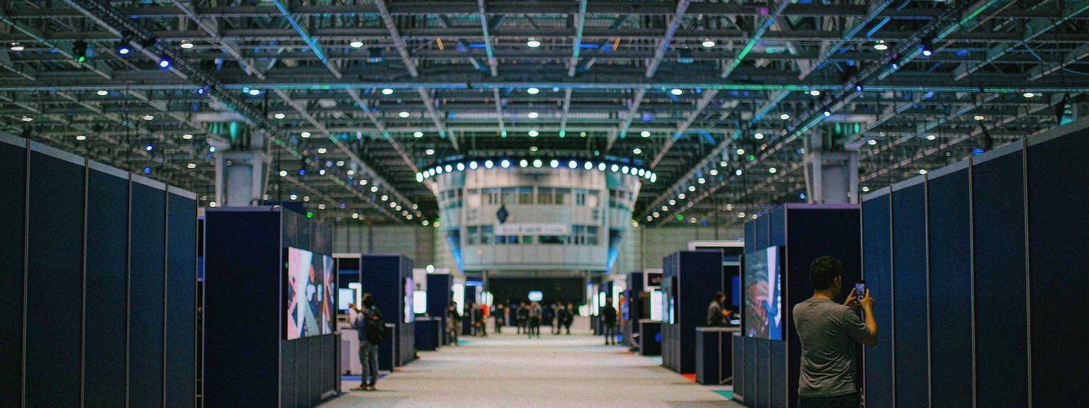 Make the Booth Easy to Find and Worth Returning To - plan a Caesars Forum trade show booth rental