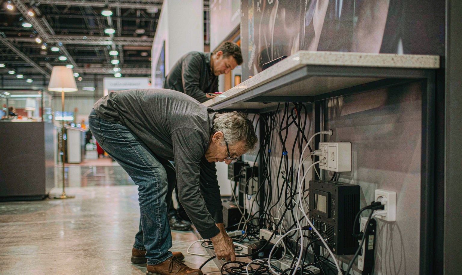Keep the Buyer Experience Above the Service Detail