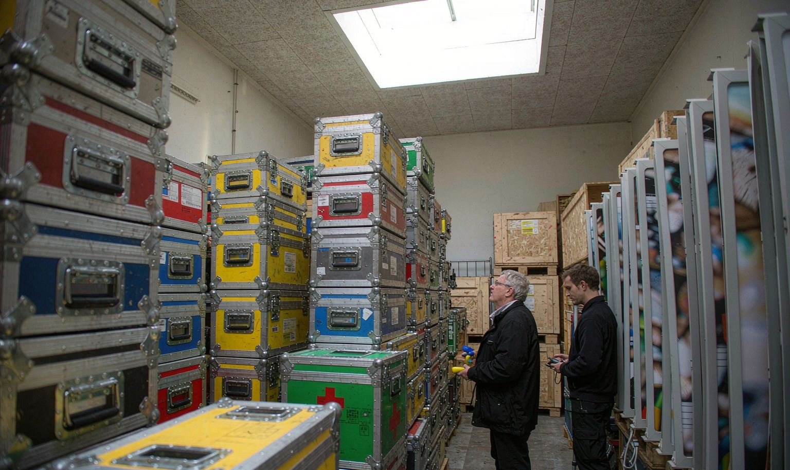 Keep Stock Close Without Turning the Booth into a Storeroom